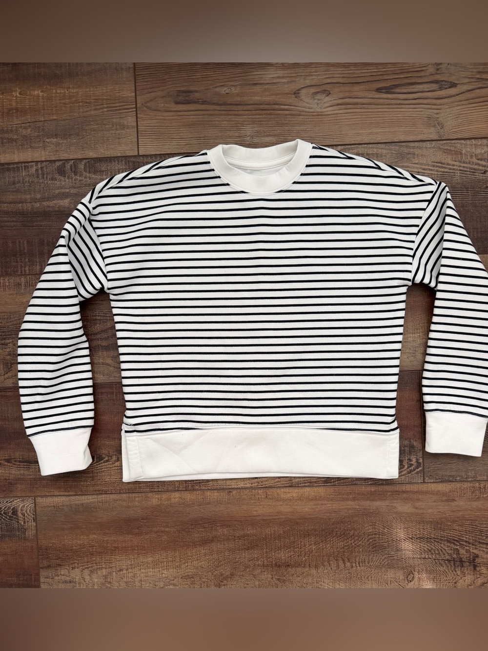 Abercrombie Kids YPB - girls black and white striped sweatshirt